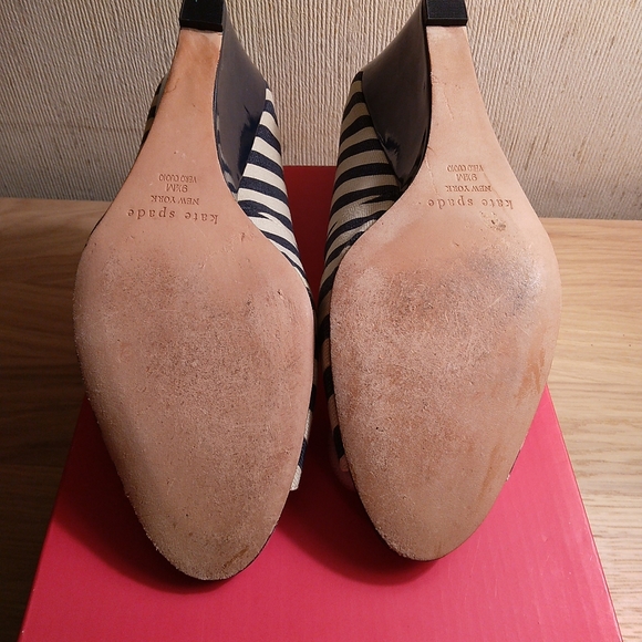 Kate Spade Melinda Nvy/wht stripe gold met.bow canvas sz9.5 - Picture 7 of 7